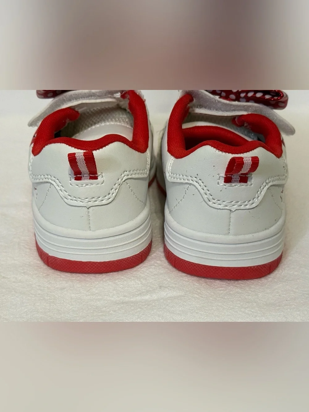 Disney Baby Minnie Mouse Toddler Girl’s Size 5 Bow Sneakers